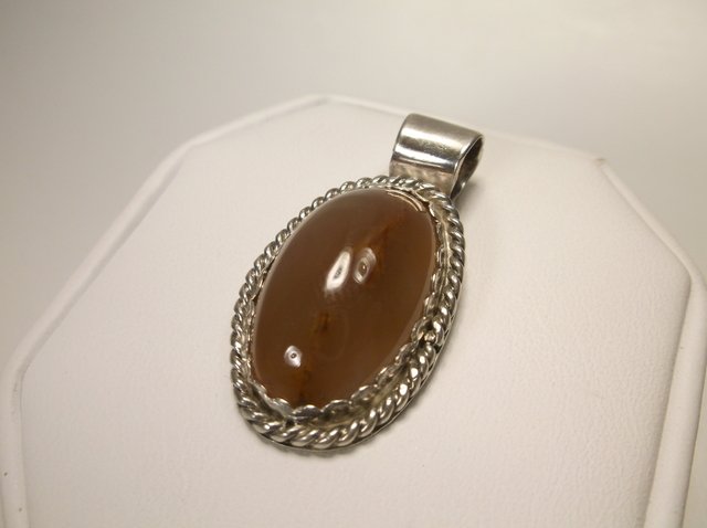 Nice Sterling Silver mahogony Obsidian Pendant: .