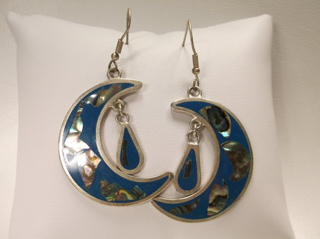 Nice Silver Abalone Inlay Earrings: .
