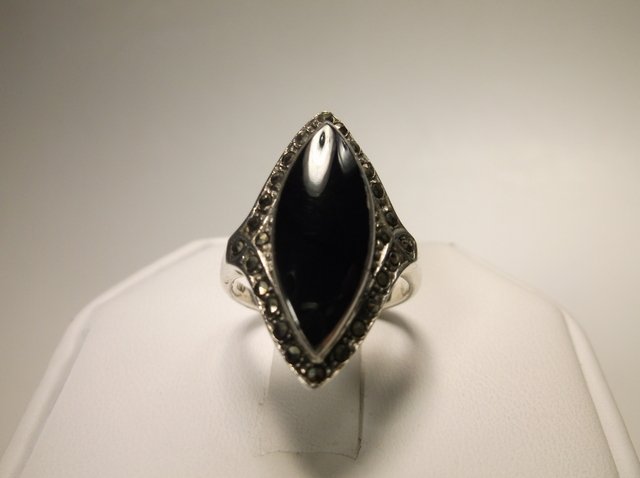 Nice Sterling Silver Onyx Marcasite Ring 6: .