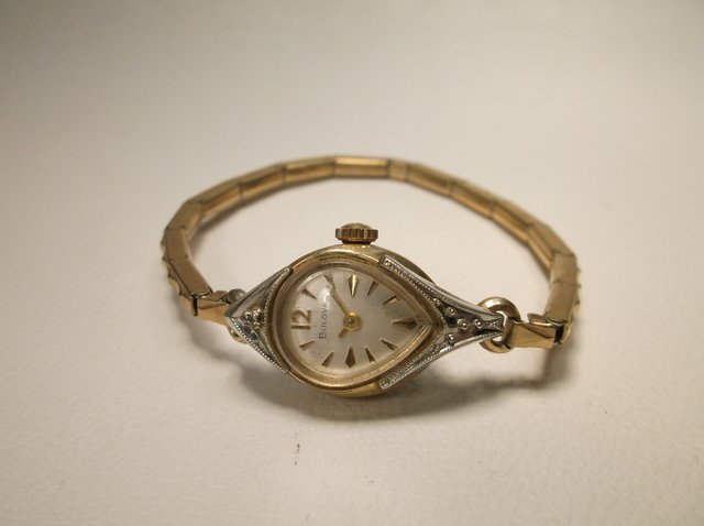 Nice Antique 10kt Rolled Gold Bulova Wristwatch: works great