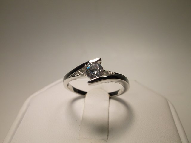 Nice Sterling Silver CZ Wedding Ring 8.5: .