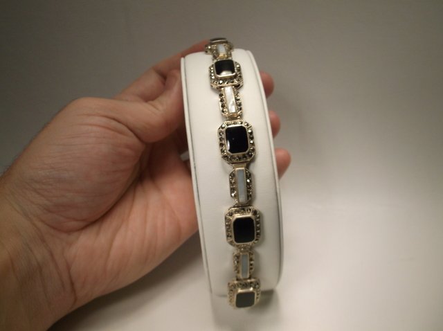 Nice Heavy Sterling Silver Onyx Marcasite Bracelet: .