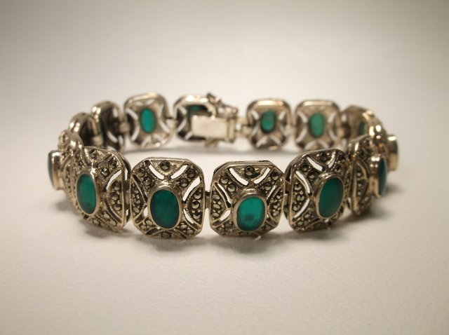 Stunning Sterling Silver Marcasite & Gem Bracelet: .