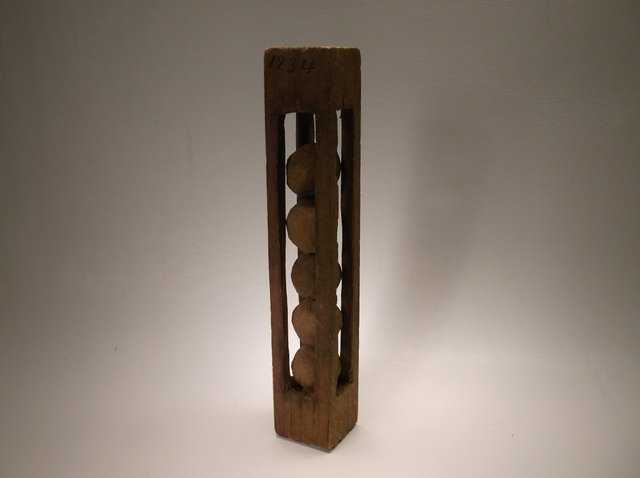 Antique 1934 Hand Carved Ball In Box Prison Art: nice prison art piece displays hand carved wooden balls stuck inside the wooden box.