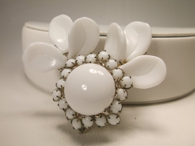 Beautiful Antique Miriam Haskell Brooch: .