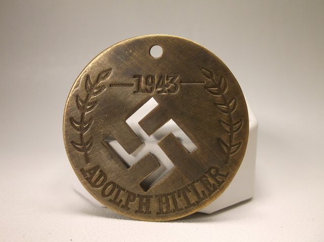 Nazi Adolph Hitler Swastika Pendant: .