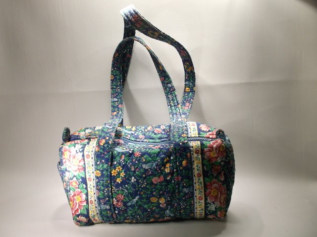 Authentic Vera Bradley Handbag Purse: .