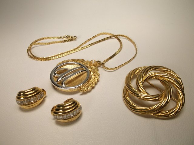 Nice Vintage All Monet Lot: .