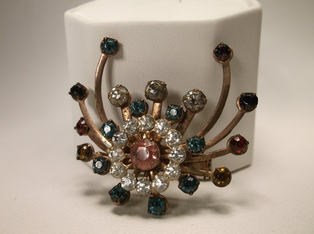 Antique Art Deco Rhinestone Brooch: .