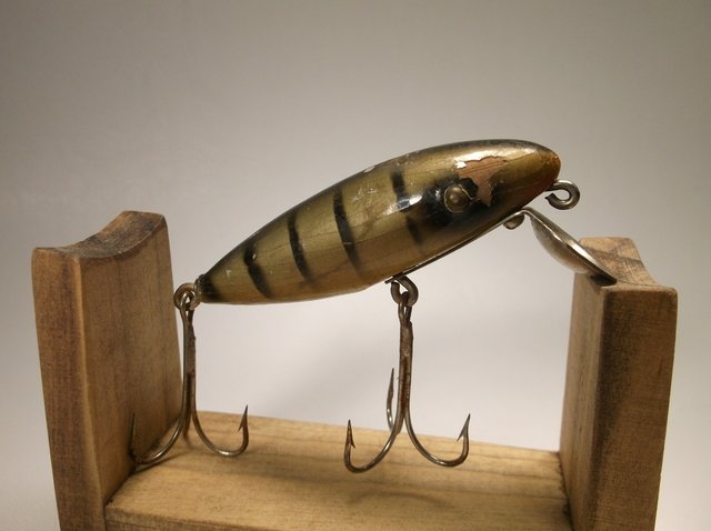 Antique Wood Fishing Lure: .