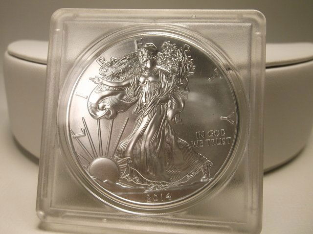 2014 US 1 oz Fine Silver Flying Eagle Coin: .