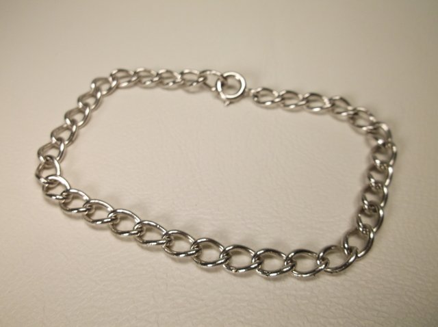 Nice Thick Sterling Silver Chain Bracelet: .