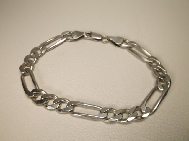 Nice Heavy Sterling Silver Chain Bracelet: .