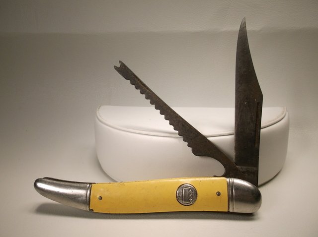 Vintage Schrade Imperial Pocket Knife: .