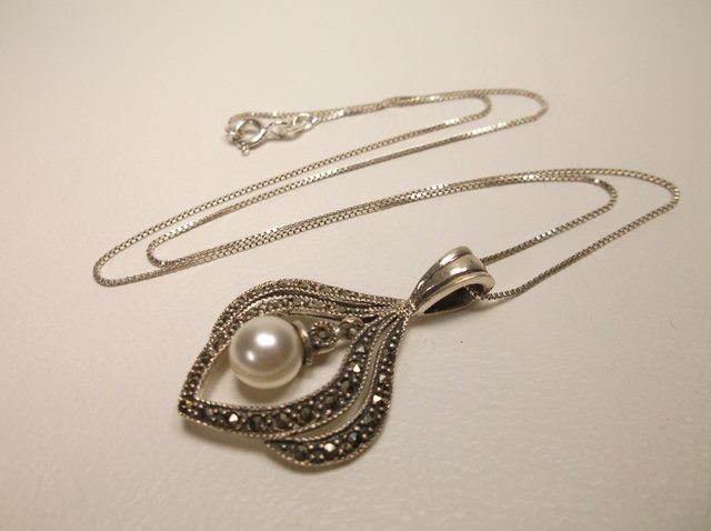 Nice Sterling Silver Marcasite Pearl Necklace: .