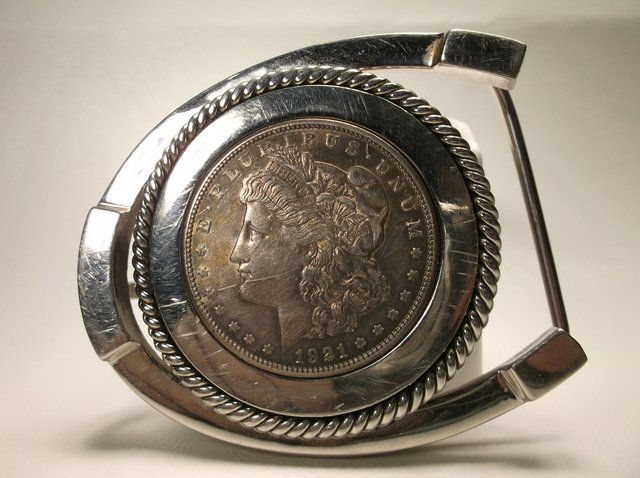 Nice 1921 US Silver Morgan Dollar Belt Buckle: .