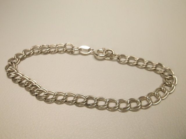 Nice Sterling Silver Chain Bracelet: .