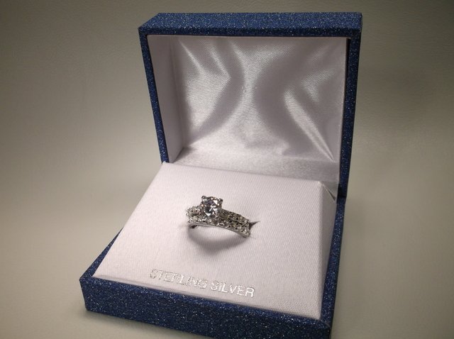 Beautiful New Sterling Silver Wedding Ring Set 7: .