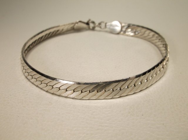 Nice Heavy Sterling Silver Chain Bracelet: .
