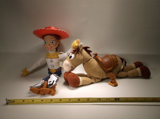 Disney Pixar Toy Story Jessie & Bulls eye Dolls: Jessie Talks and rides bullseye
