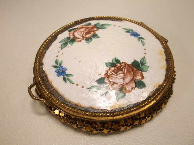 Antique Art Nouveau Enameled Compact: .