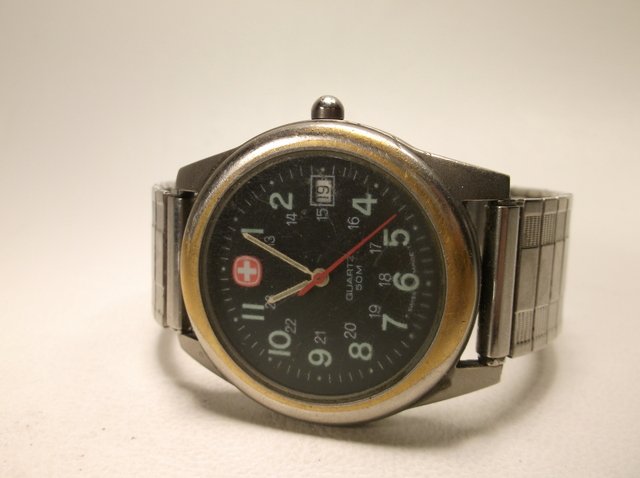 Genuine Marlboro Swiss Army Wristwatch: works great, needs a new battery