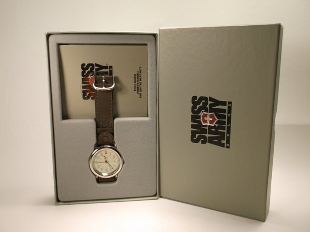 New Genuine Swiss Army Wristwatch: perfect condition, works great, needs a new battery