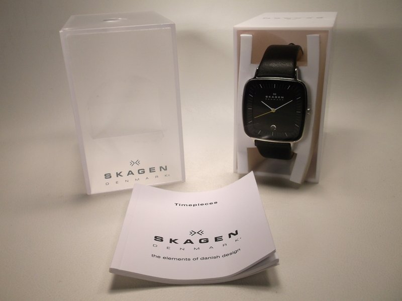New Mens Skagen Wristwatch Beautiful Auth $145: Beautiful new authentic Mens Skagen Wristwatch in Black. Works perfect, in perfect condition. $145