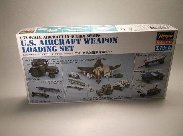 Sealed US Aircraft Weapon Model Kit: complete