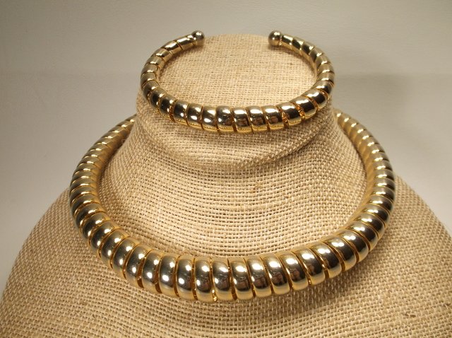Nice Vintage Choker & Bracelet Set: .