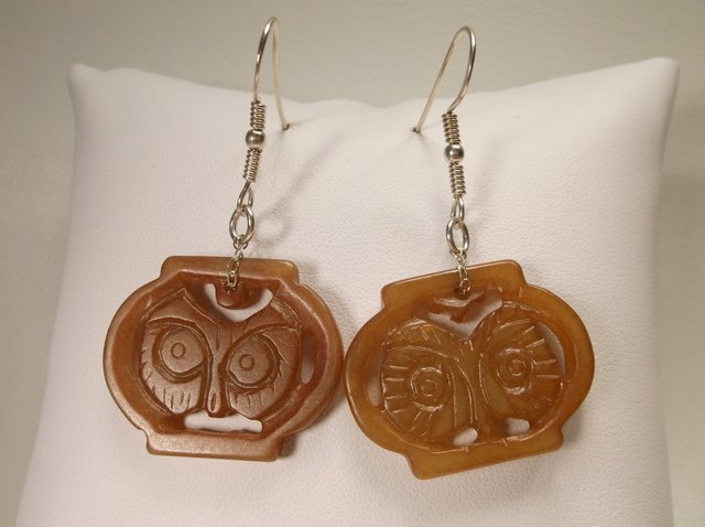 Beautiful Sterling Silver Soapstone Owl Earrings: .