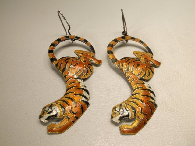 Stunn Antique Sterling Silver Enameled Tiger Earrings: gorgeous large antique sterling silver enameled tiger earrings, great set