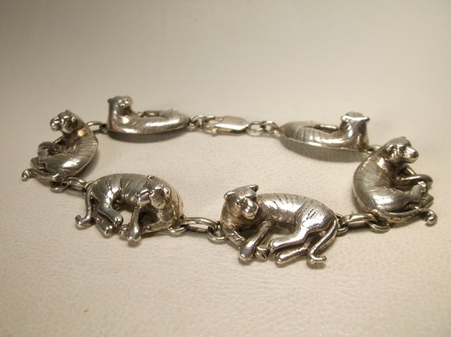 Stunning Heavy Sterling Silver Tiger Bracelet: beautiful bracelet
