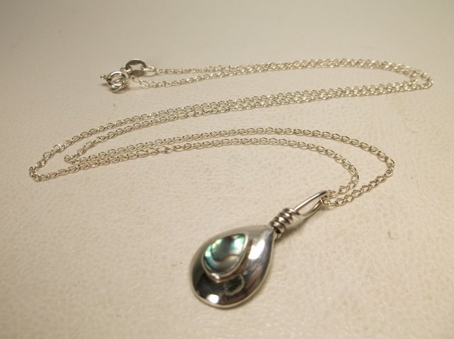 Nice Sterling Silver Abalone Necklace: .