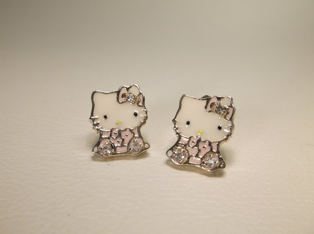Nice Sterling Silver Hello Kitty Earrings: .