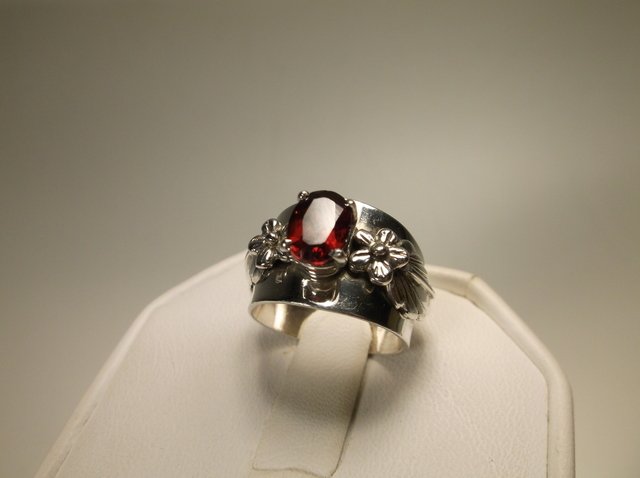 Beautiful Sterling Silver Garnet Ring 6 J: signed J