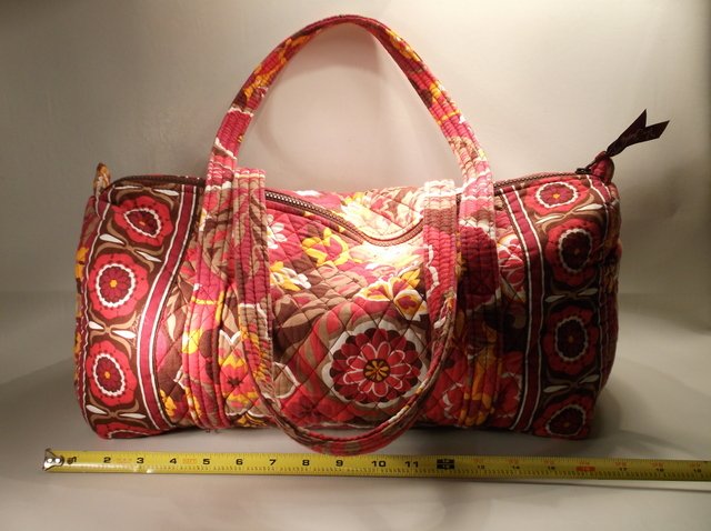 Beautiful Large Vera Bradley Travel Brag: .