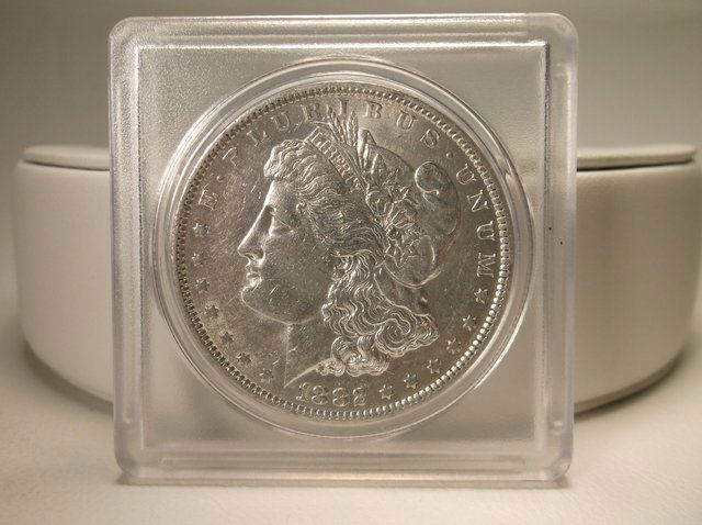 1882 O US Silver Morgan Dollar (1 of 2)