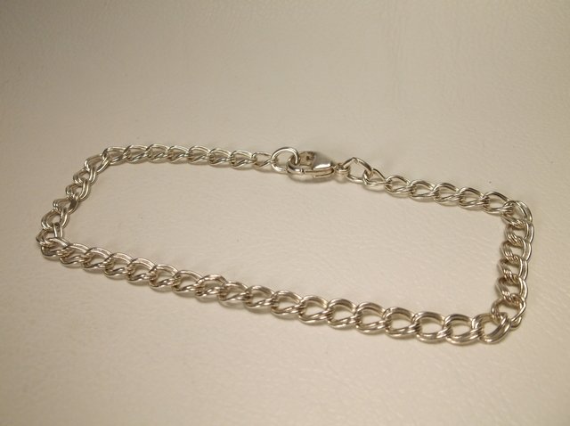 Nice Sterling Silver Charm Bracelet (1 of 1)