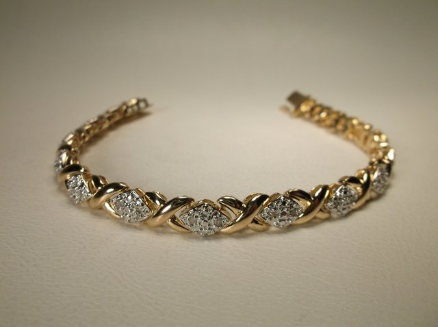 Beautiful Gold Over Sterling Gen Diamond Bracelet (1 of 2)