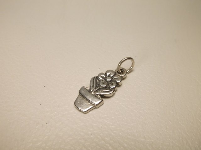Nice Sterling Silver Flower Pot Charm (1 of 1)