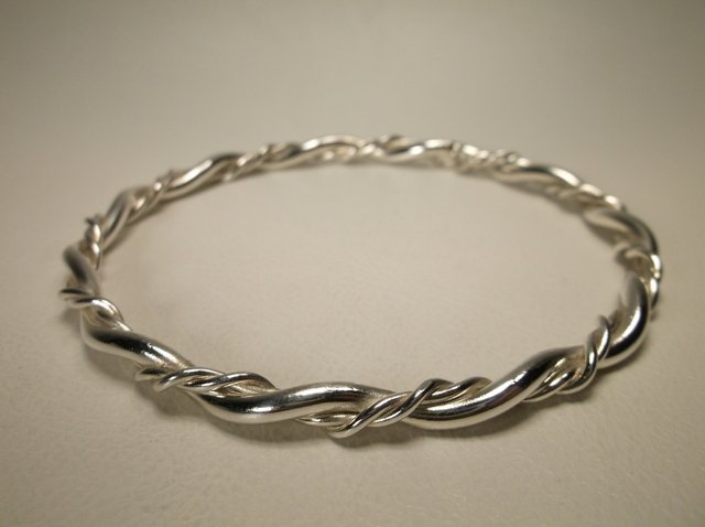 Beautiful Heavy Sterling Silver Bangle Bracelet (1 of 1)