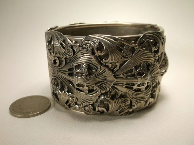 Beautiful Antique Ornate Bracelet (1 of 3)