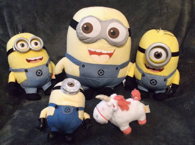 Minions Movie Plush Lot (Despicable Me): .
