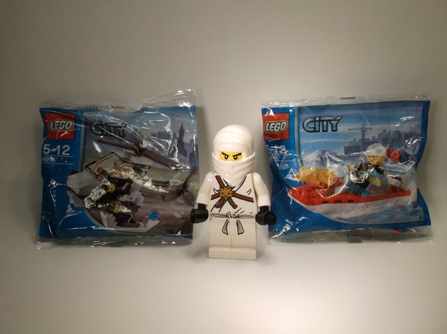 2 Sealed Lego City Packs + Big Minifigure (1 of 1)