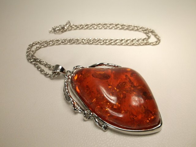 Nice Large Amber Style Necklace (1 of 1)