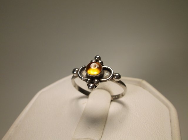 Beautiful Sterling Silver Amber Ring 7 (1 of 1)