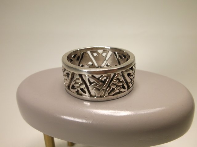 Beautiful Sterling Silver Keltic Knot Ring 8 (1 of 1)