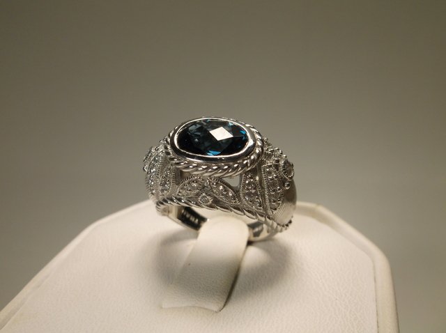 Gorg Sterling Silver Judith Ripka Topaz Ring 6 (1 of 3)