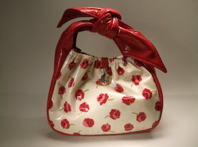 Vera Bradley Frill Handbag Purse: .